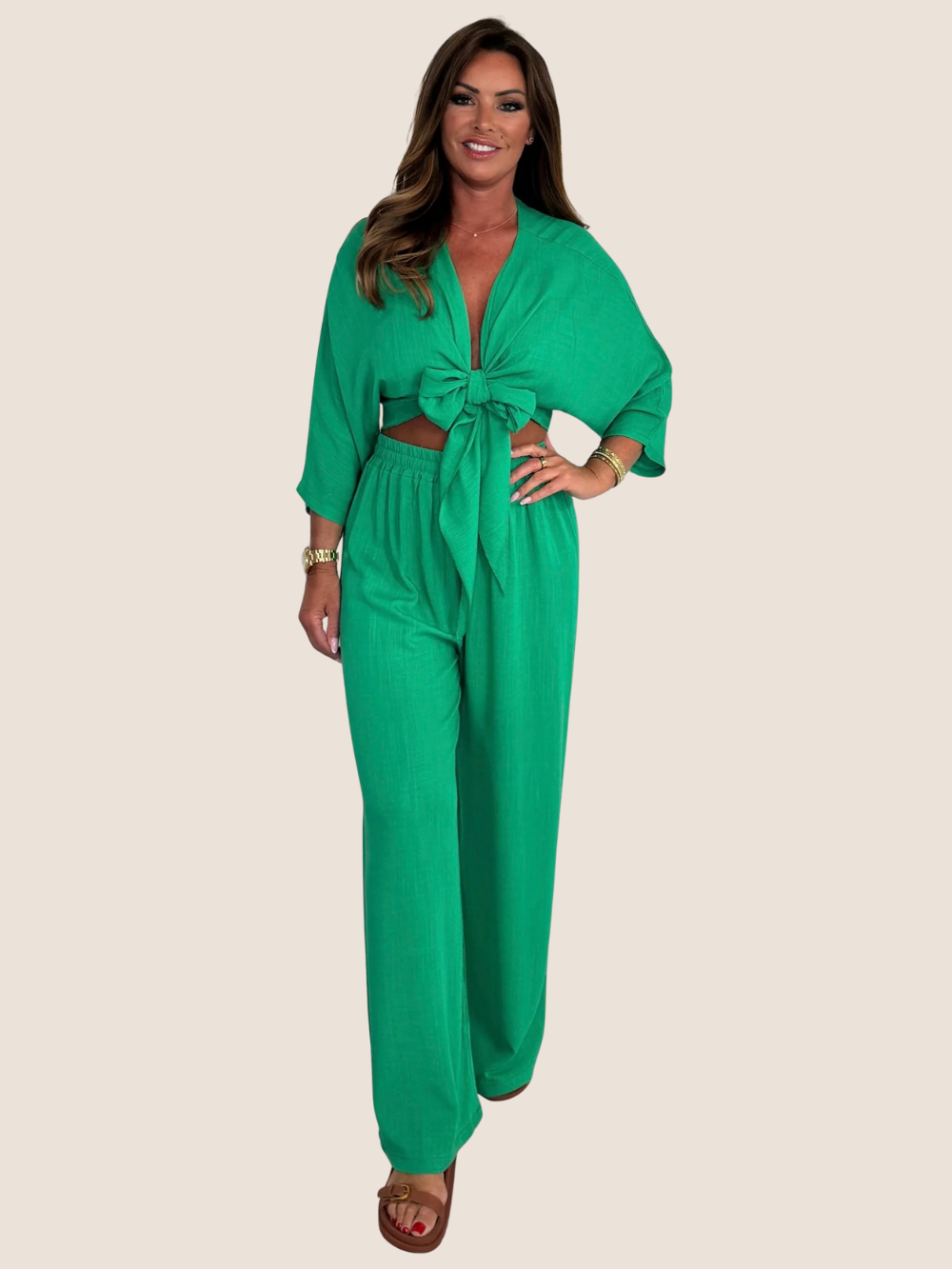 Conjunto casual de lino con nudo frontal