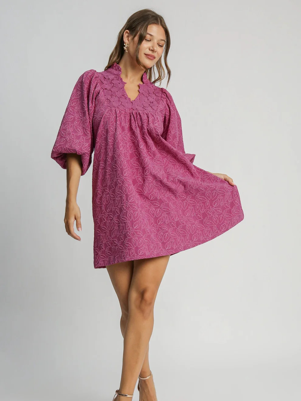 Vestido Aura con hojas y mangas abullonada