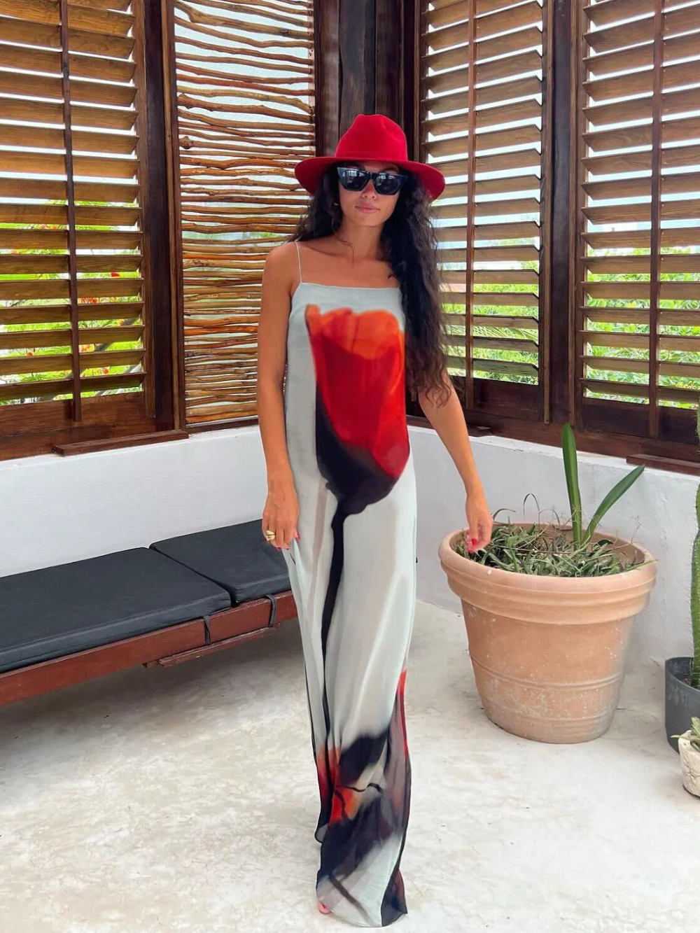 Vestido Petal Flow – Maxi estampado con tirantes finos