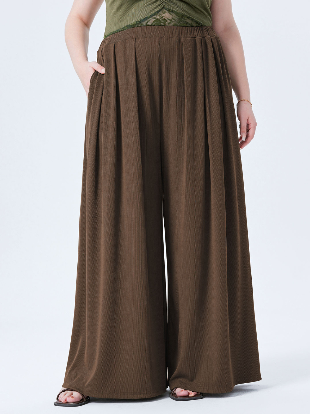 Pantalón Amalia de pierna ancha y tejido elástico