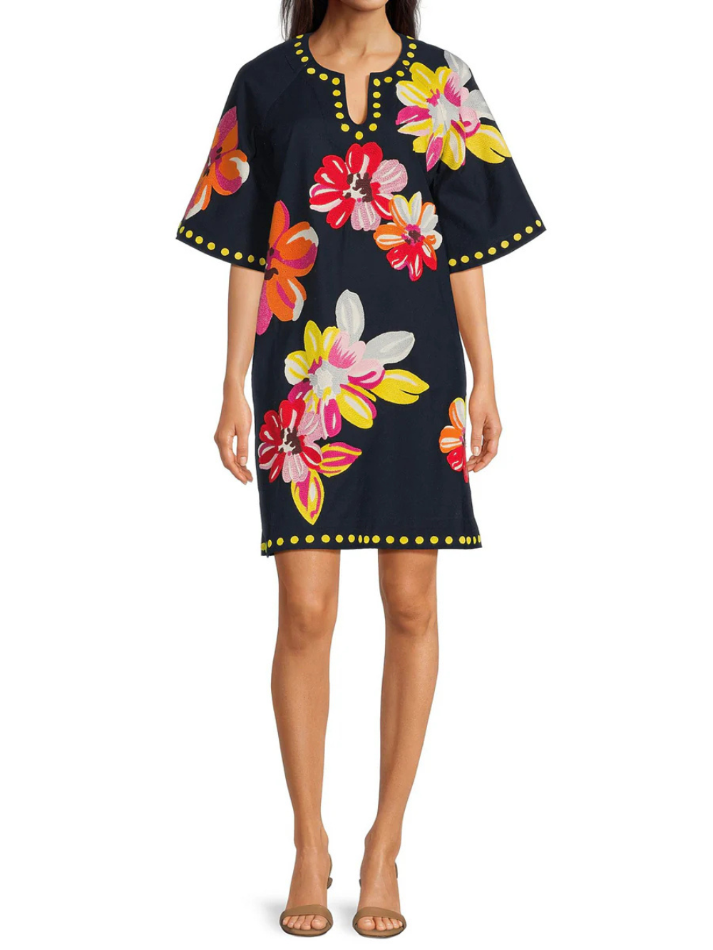 Vestido floral bordado con escote en V