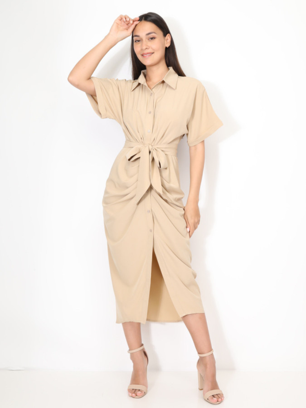 Vestido Classic Pleat – Camisero con pliegues y cinturón