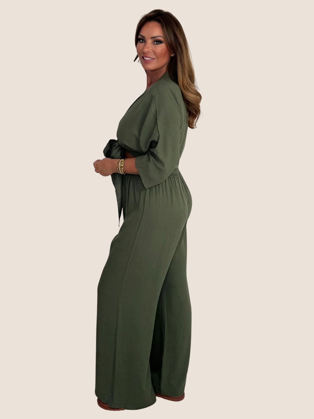 Conjunto casual de lino con nudo frontal