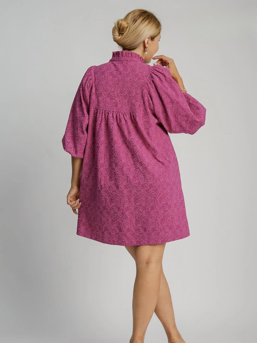 Vestido Aura con hojas y mangas abullonada