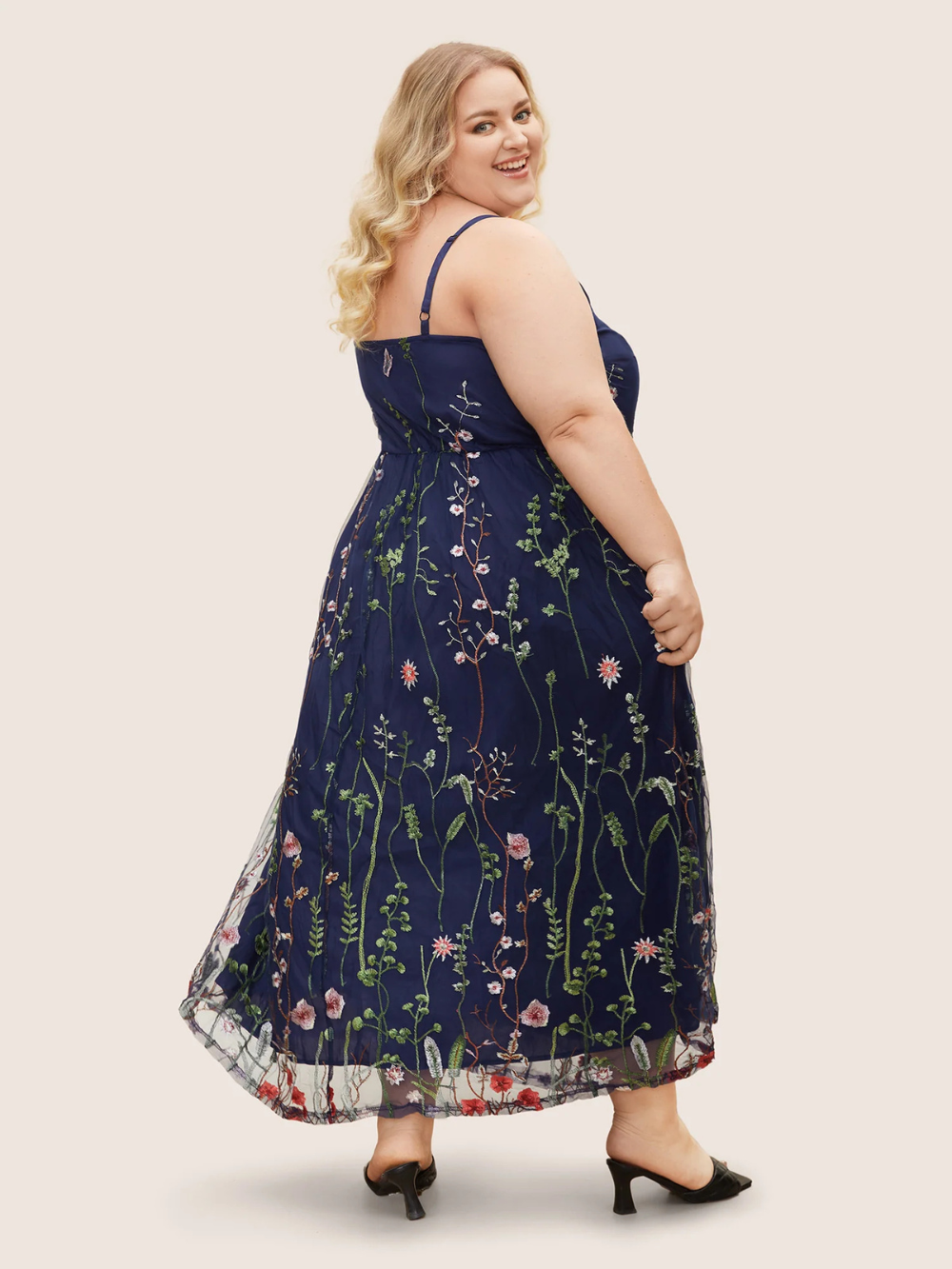 Vestido Cami Flora bordado U‑Neck