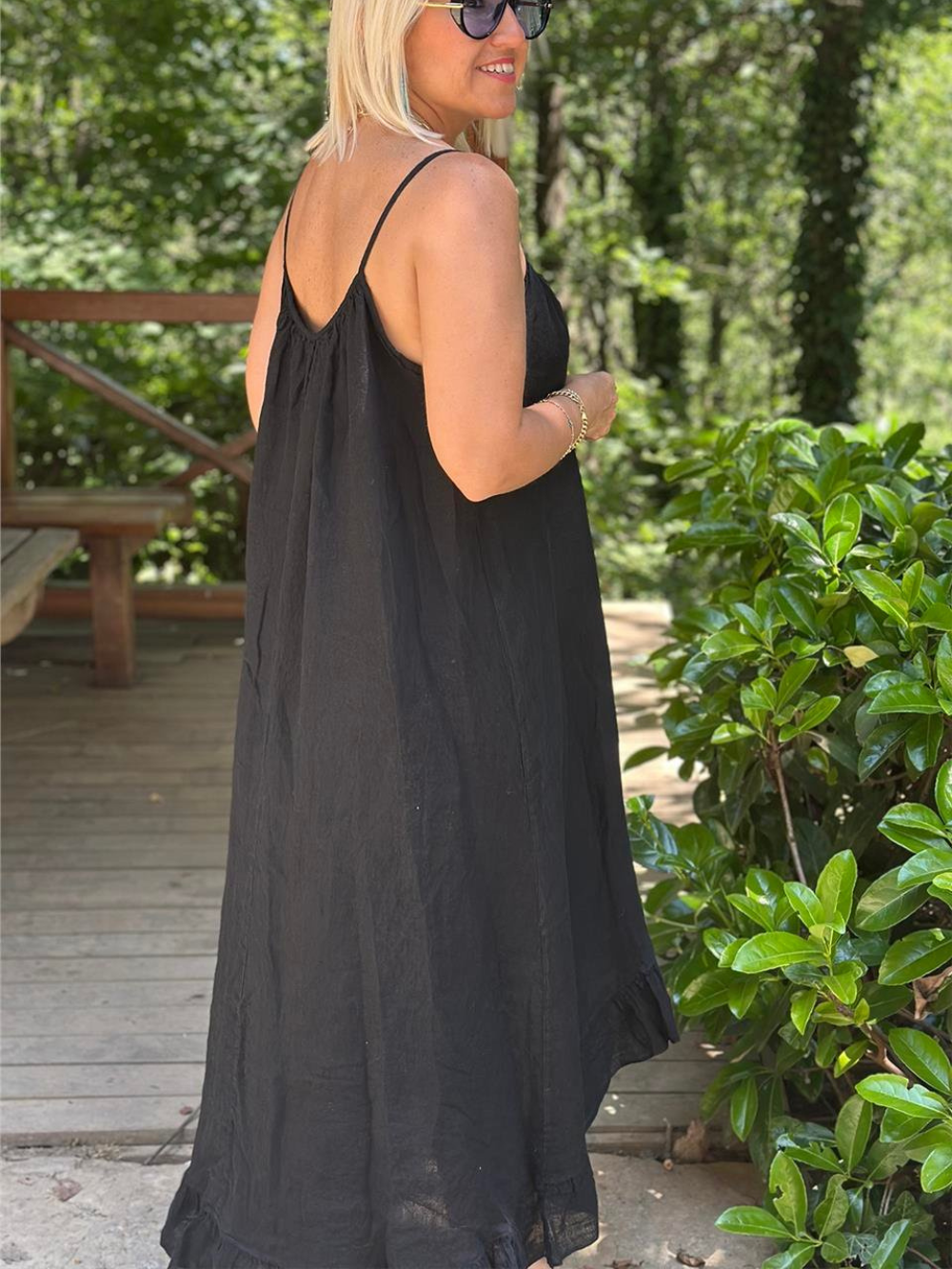 Vestido Juliana de lino con tirantes y volantes