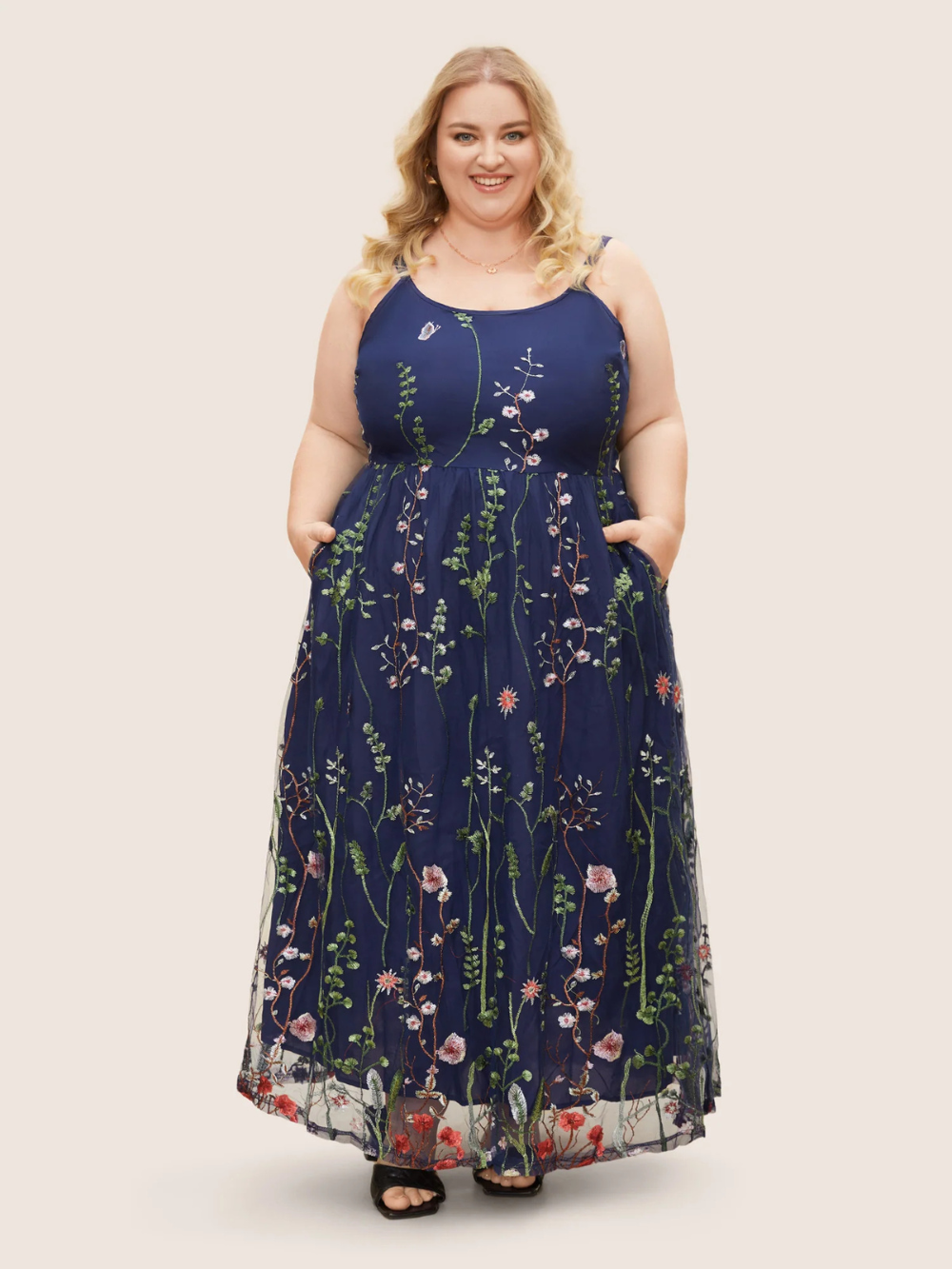 Vestido Cami Flora bordado U‑Neck
