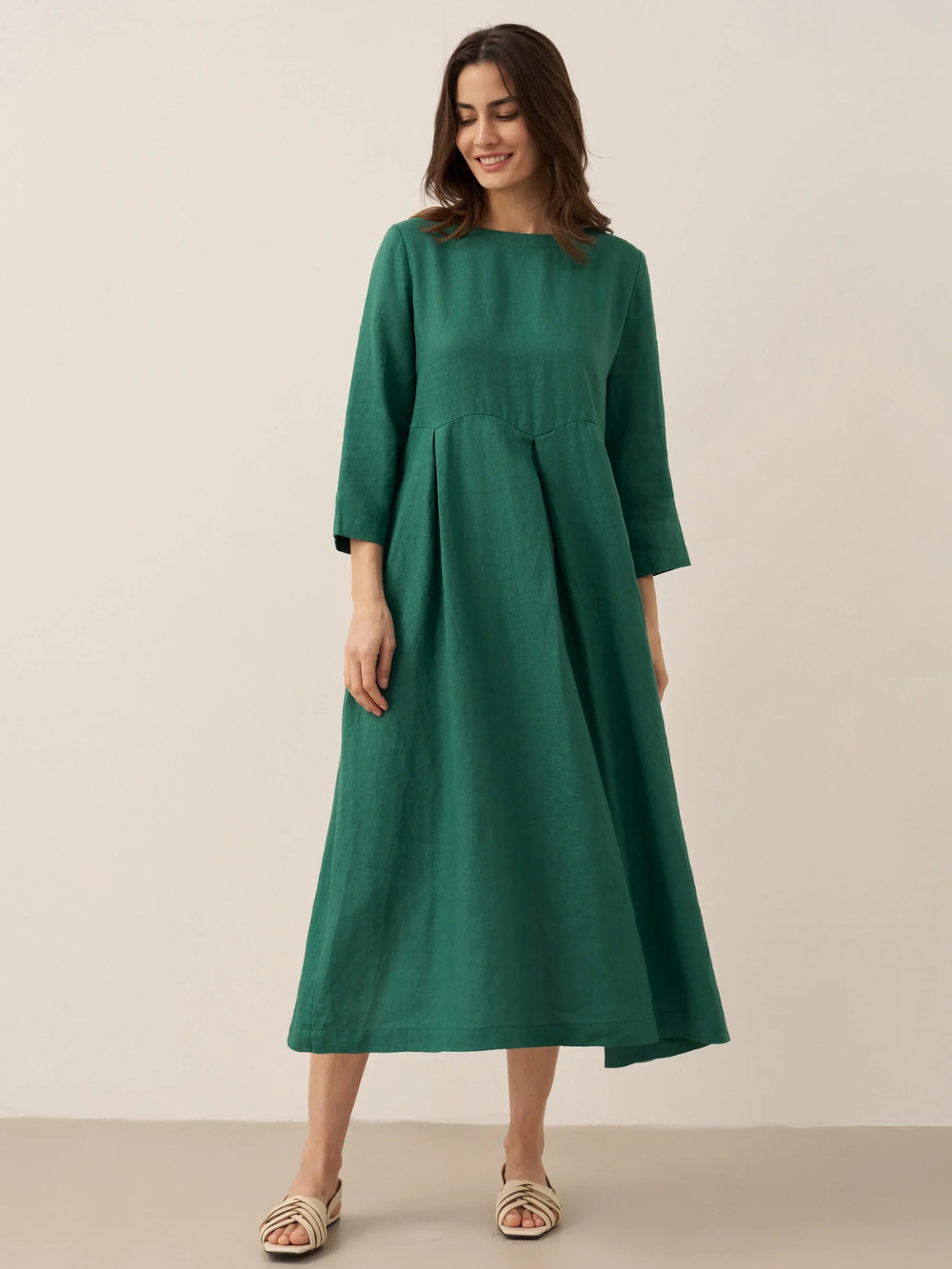 Vestido largo de lino con pliegues