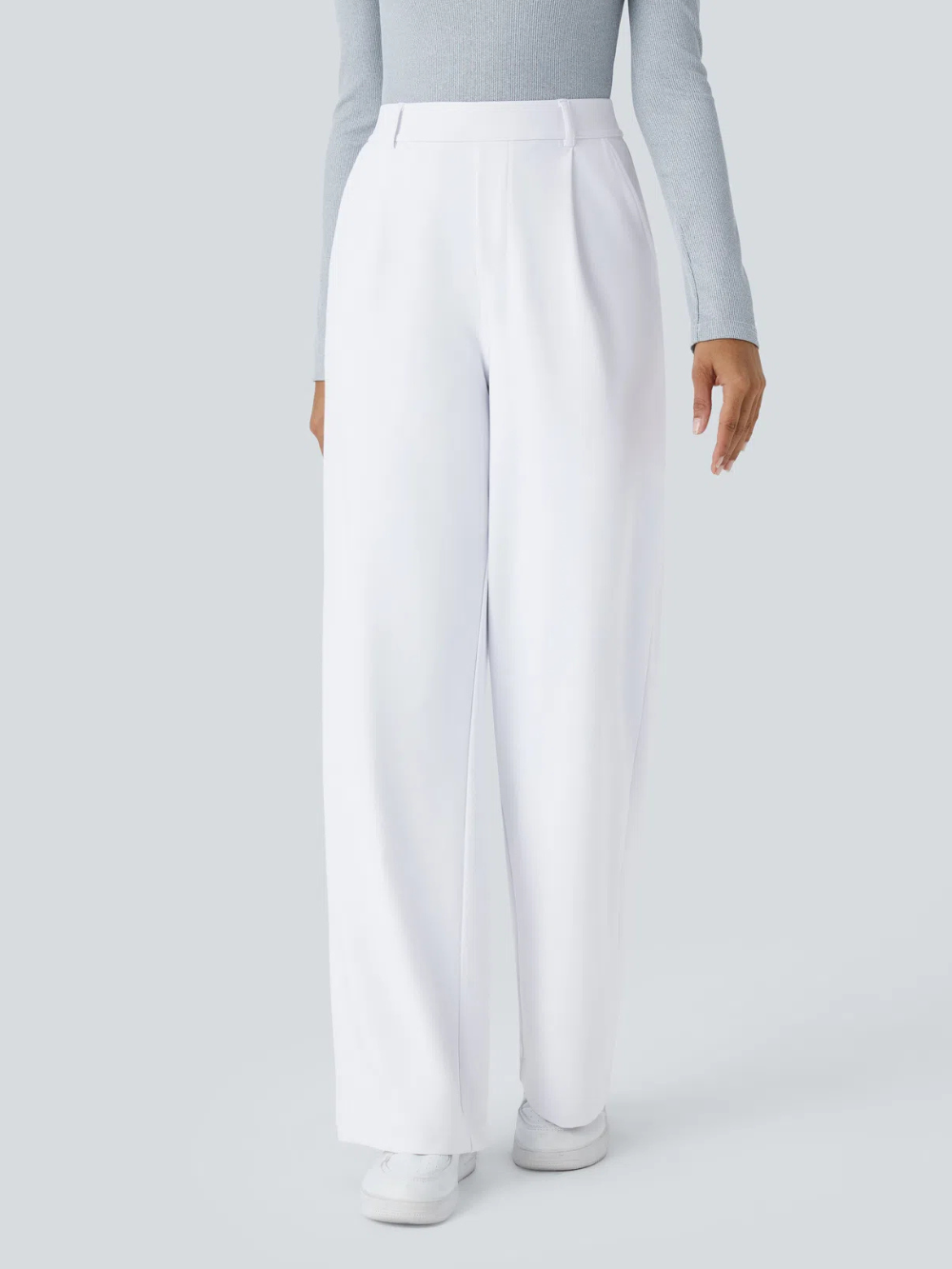 Pantalón recto elástico de tiro alto con pliegues y bolsillos laterales