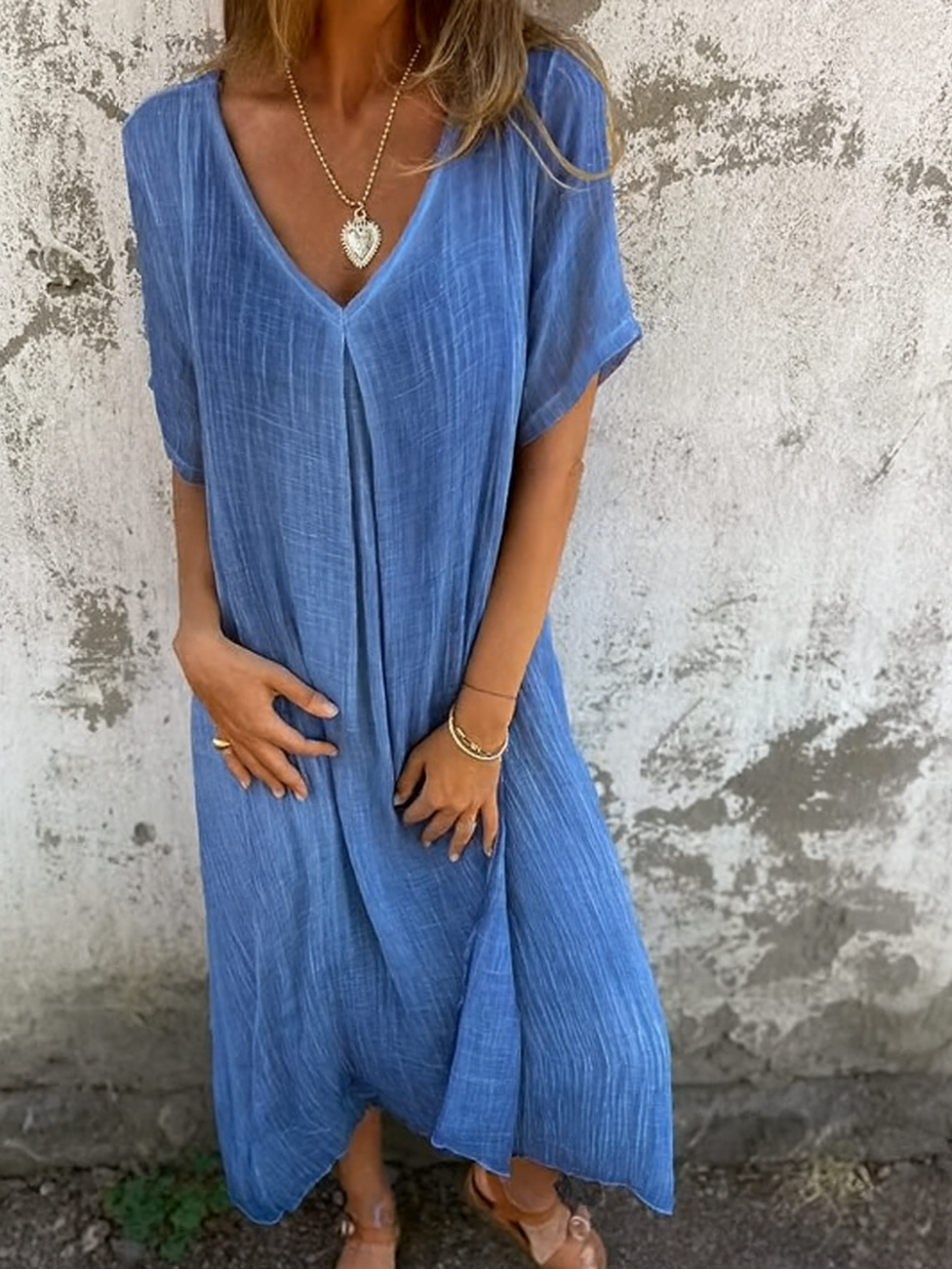 Vestido midi de algodón y lino con cuello en V