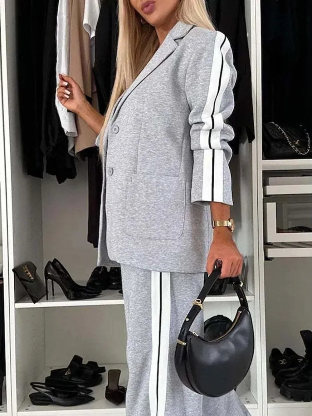 Conjunto de americana con solapa y pantalón recto con línea lateral