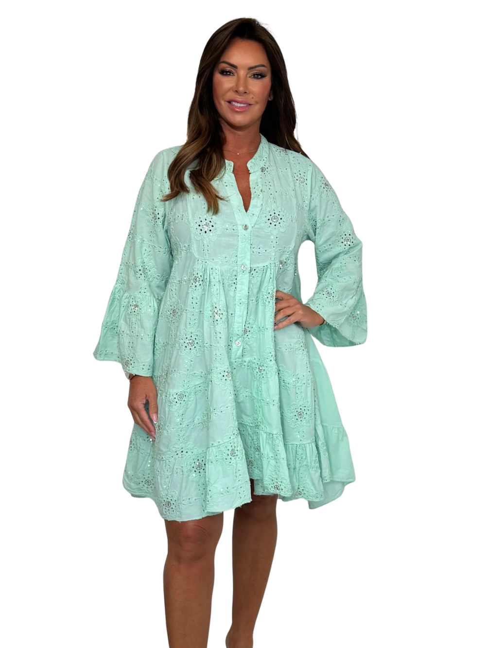 Vestido holgado con detalle de flores y lentejuelas