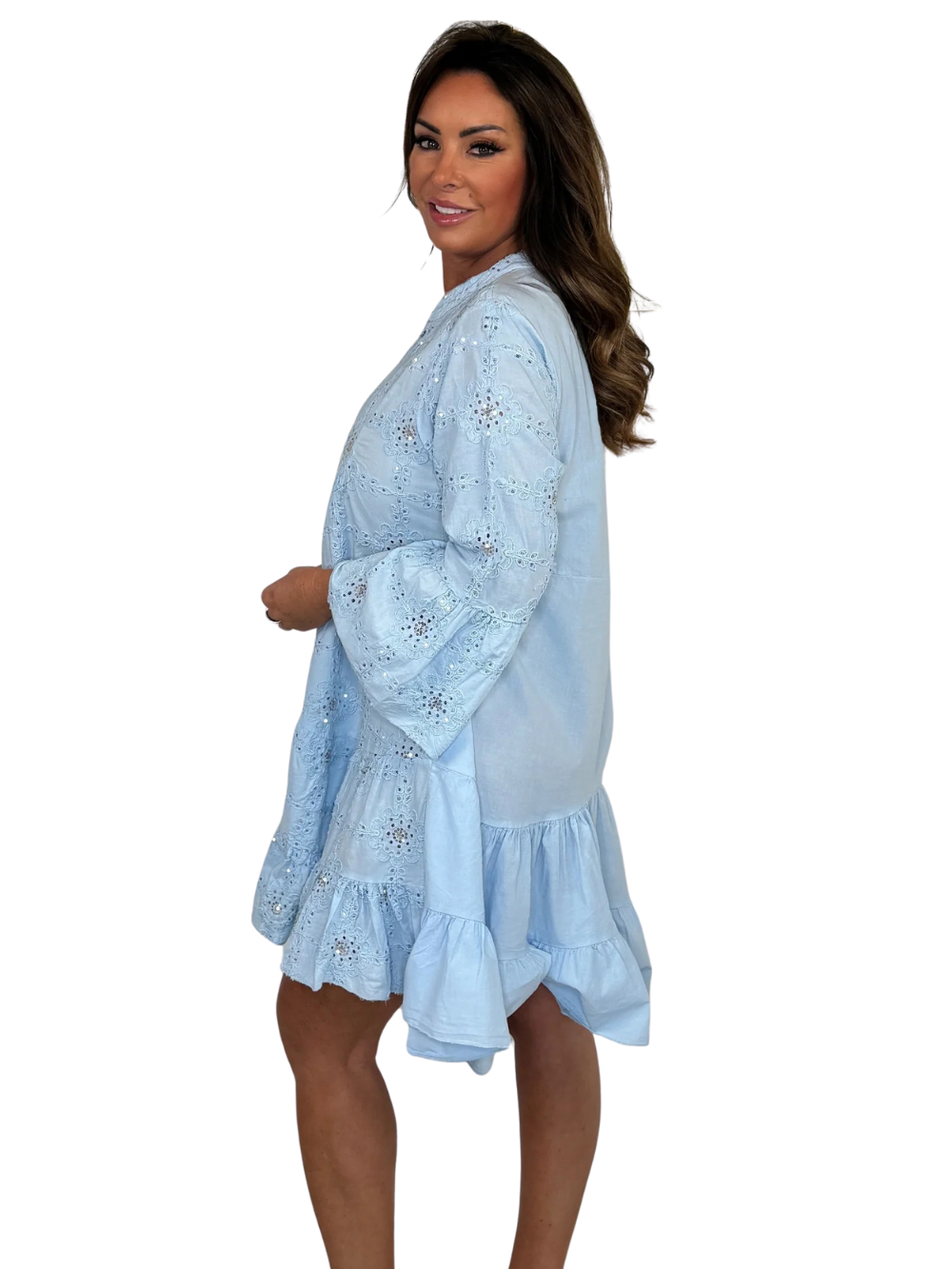 Vestido holgado con detalle de flores y lentejuelas