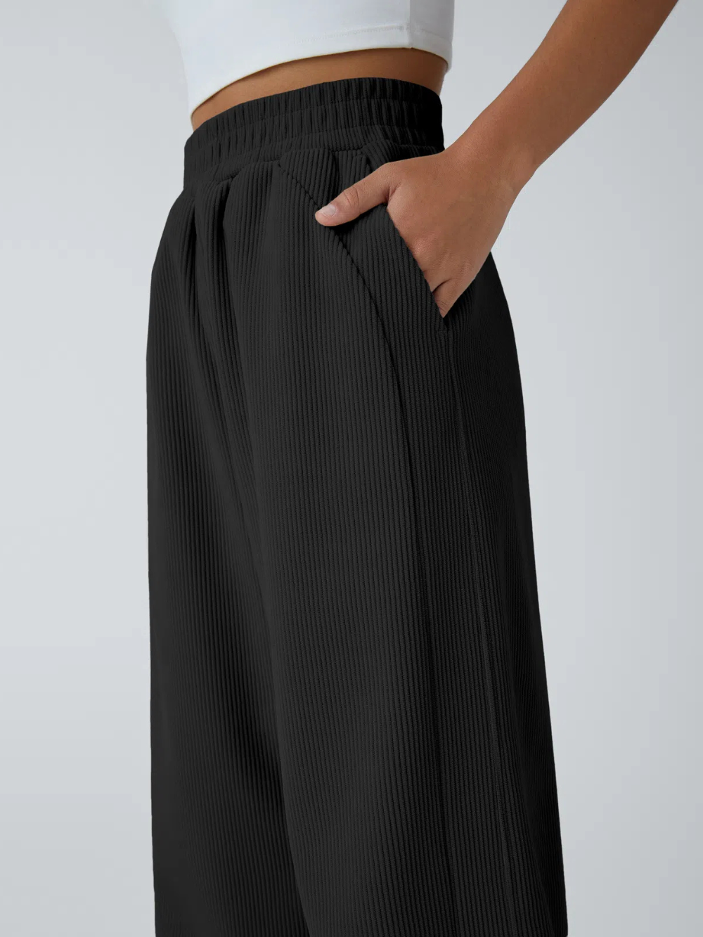 Pantalón recto de pana de tiro alto con bolsillos laterales