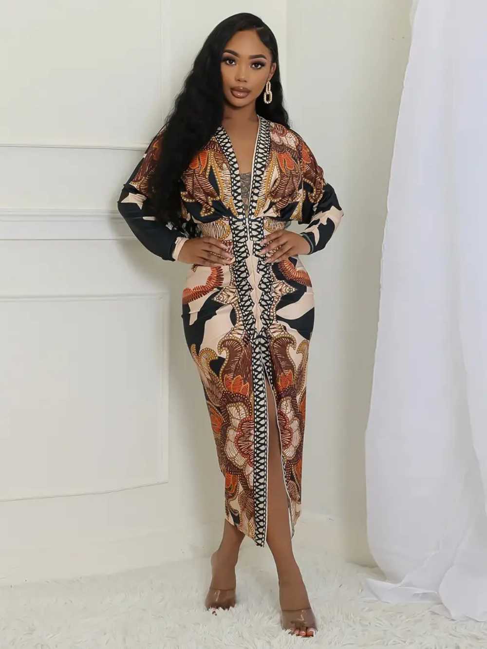 Vestido midi con estampado barroco y escote en V