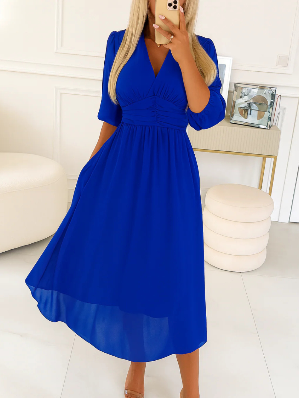Vestido midi cuello en V fruncido y mangas abullonadas