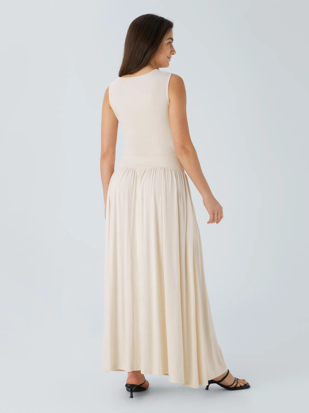 Vestido largo holgado cuello barco acanalado bolsillo lateral fruncido tirante asimétrico