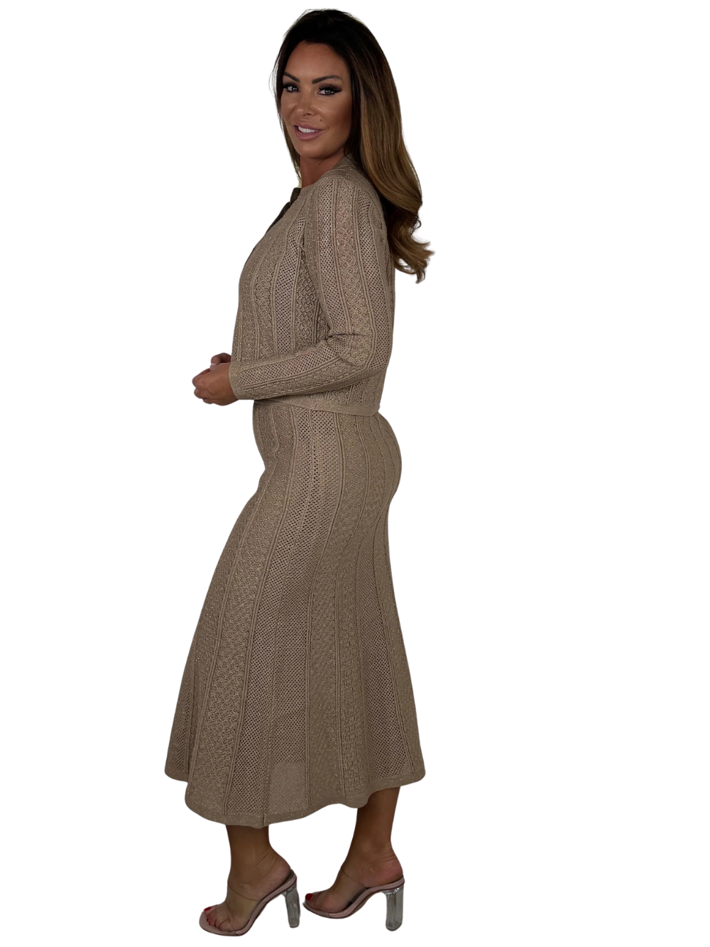Conjunto de punto con chaqueta abotonada y falda midi