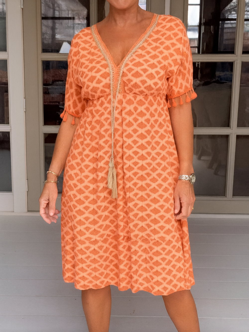 Vestido Midi con Estampado y Cuello en V