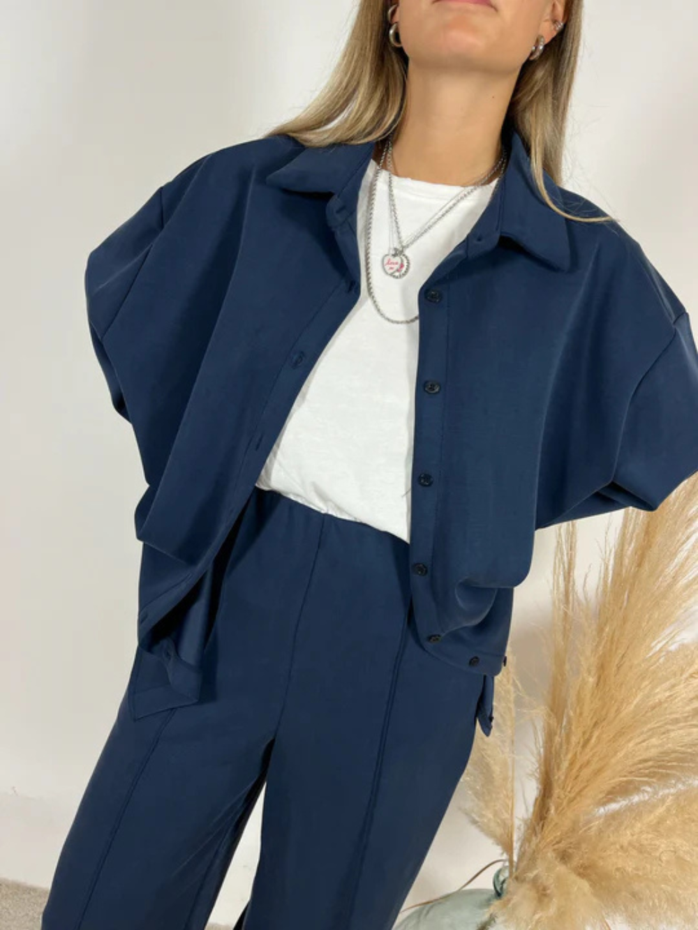 Maxi camisa oversize de manga larga con aberturas en puños
