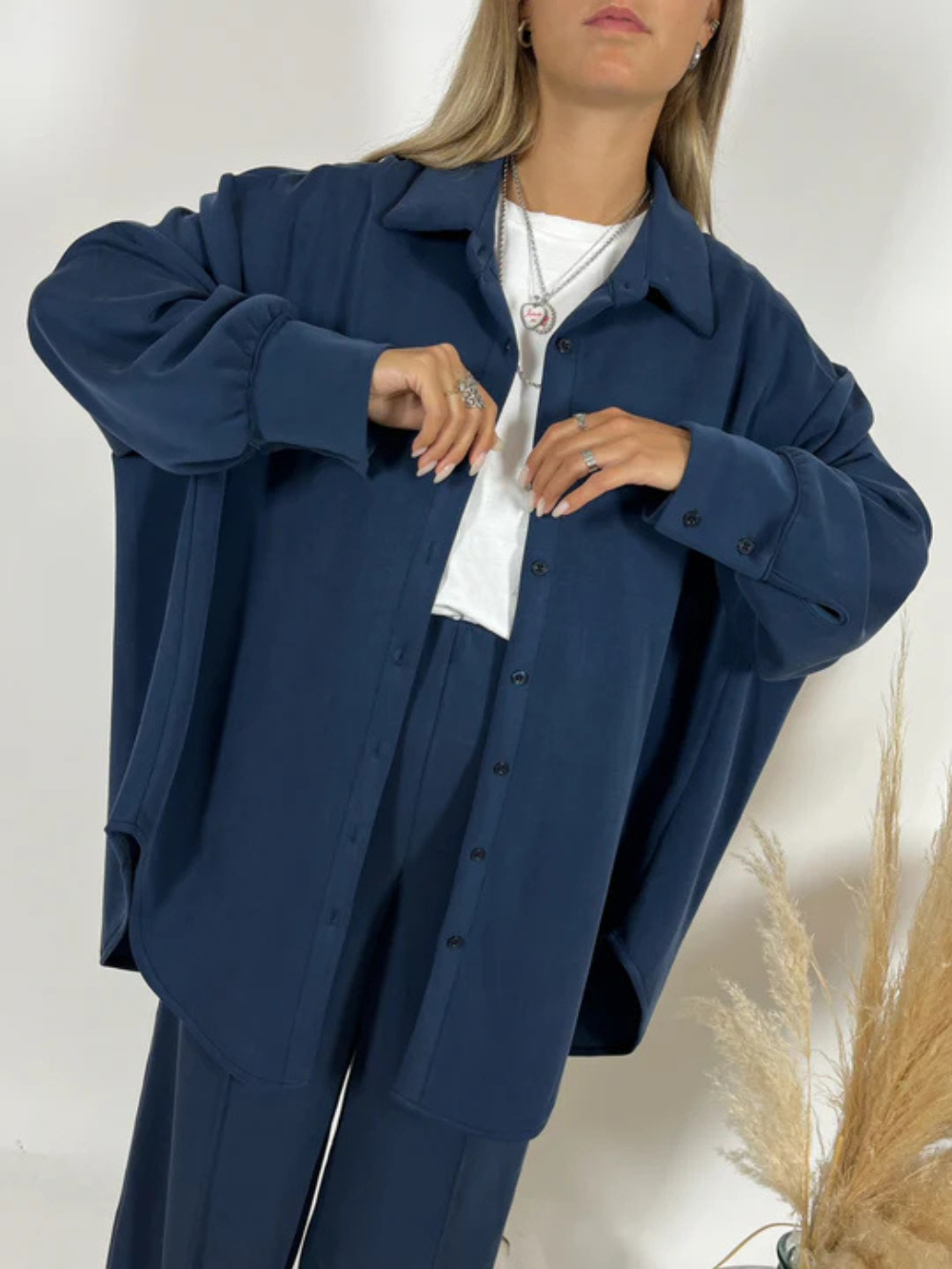 Maxi camisa oversize de manga larga con aberturas en puños