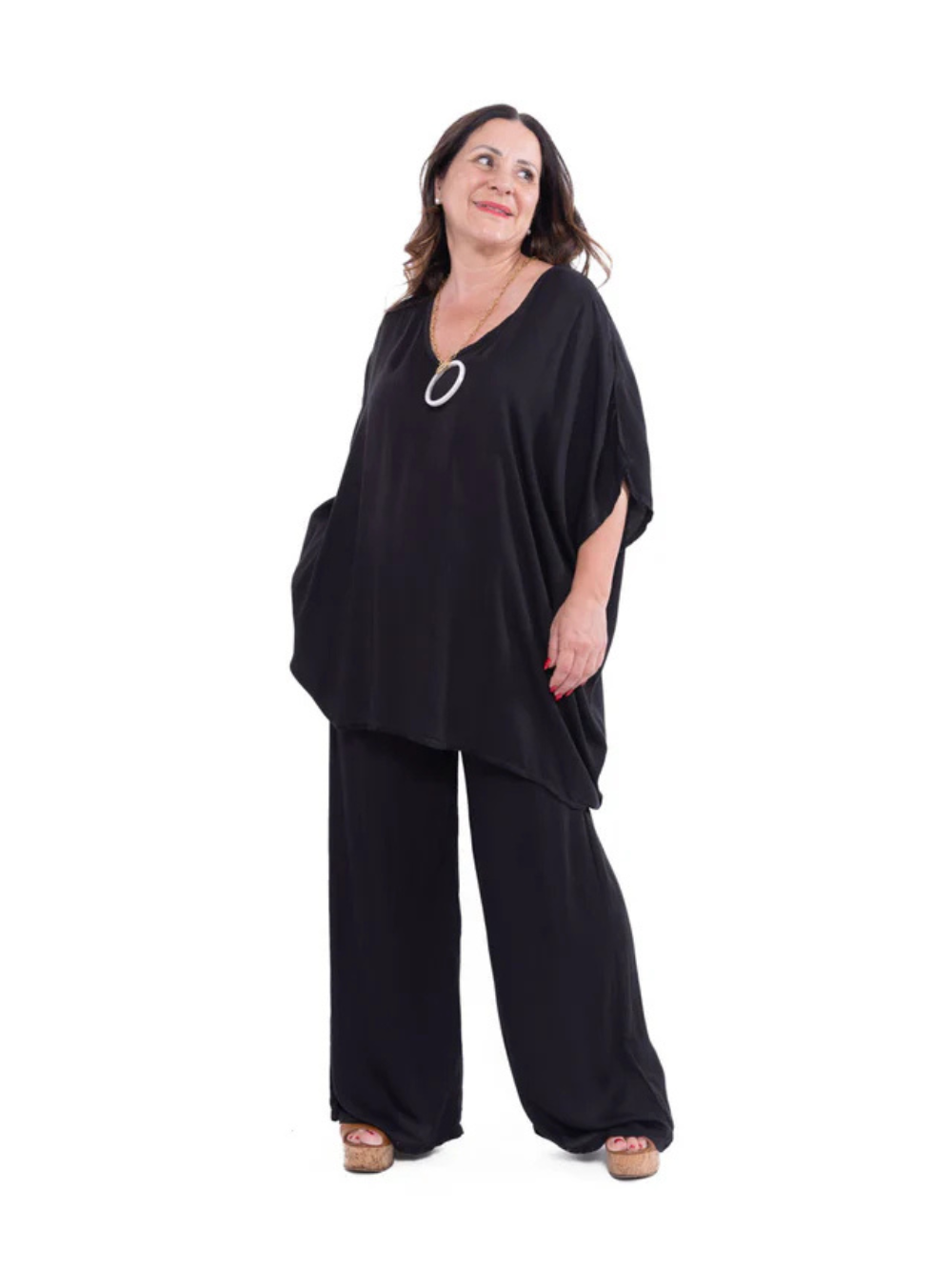 Conjunto oversize de camiseta fluida y pantalón ancho