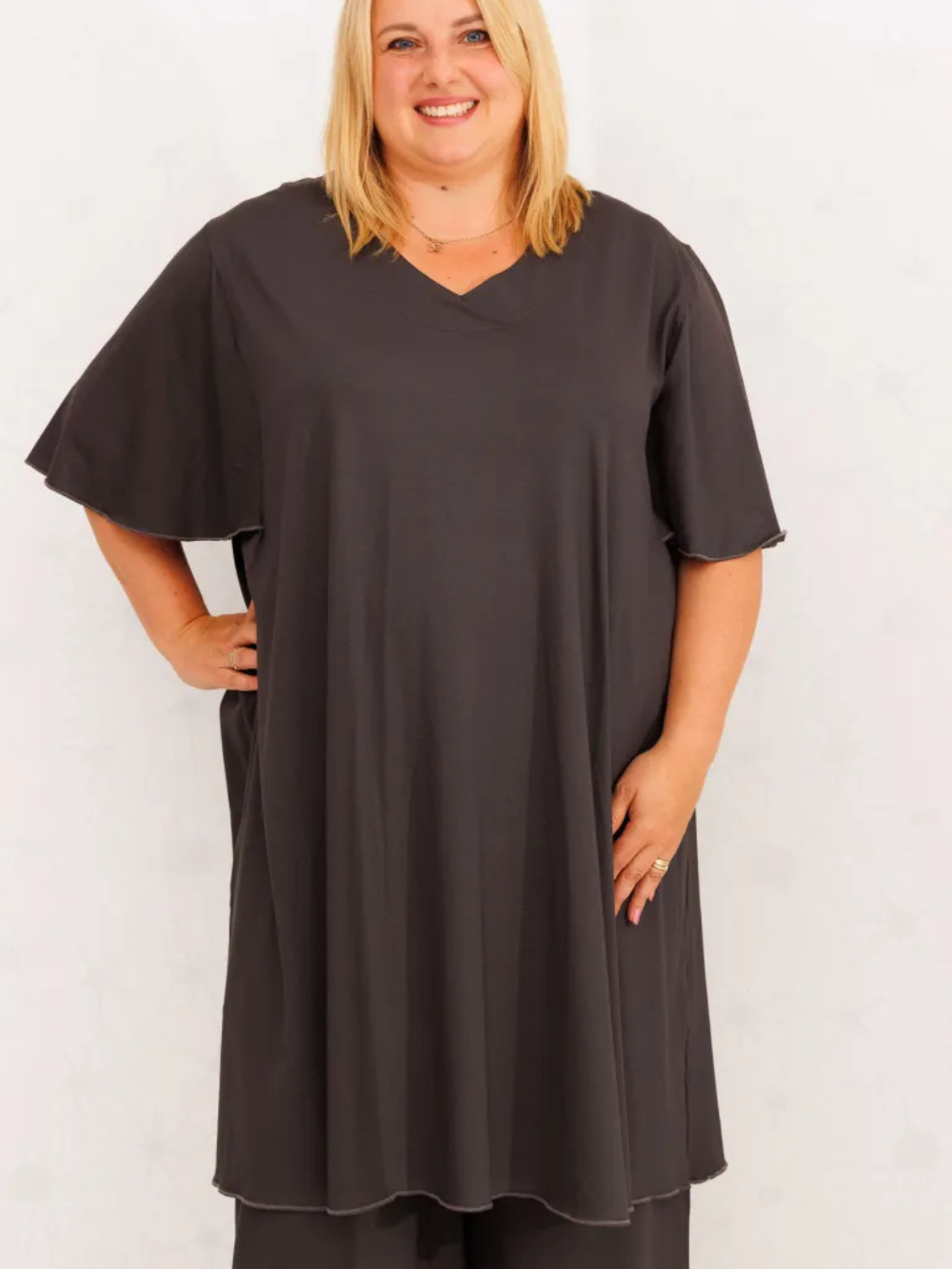 Vestido Midi Karin Manga Corta
