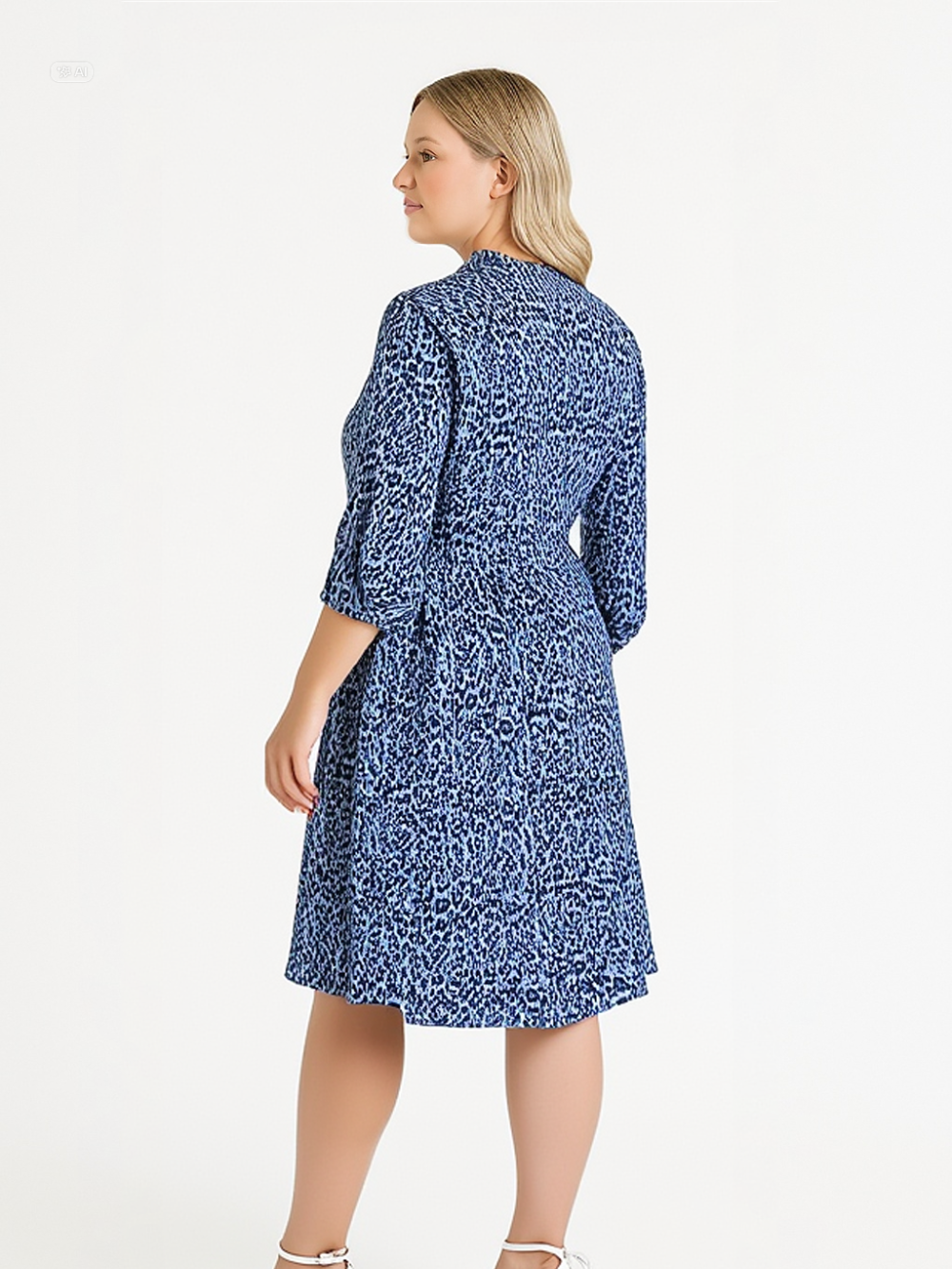 Vestido estampado de leopardo con escote en V