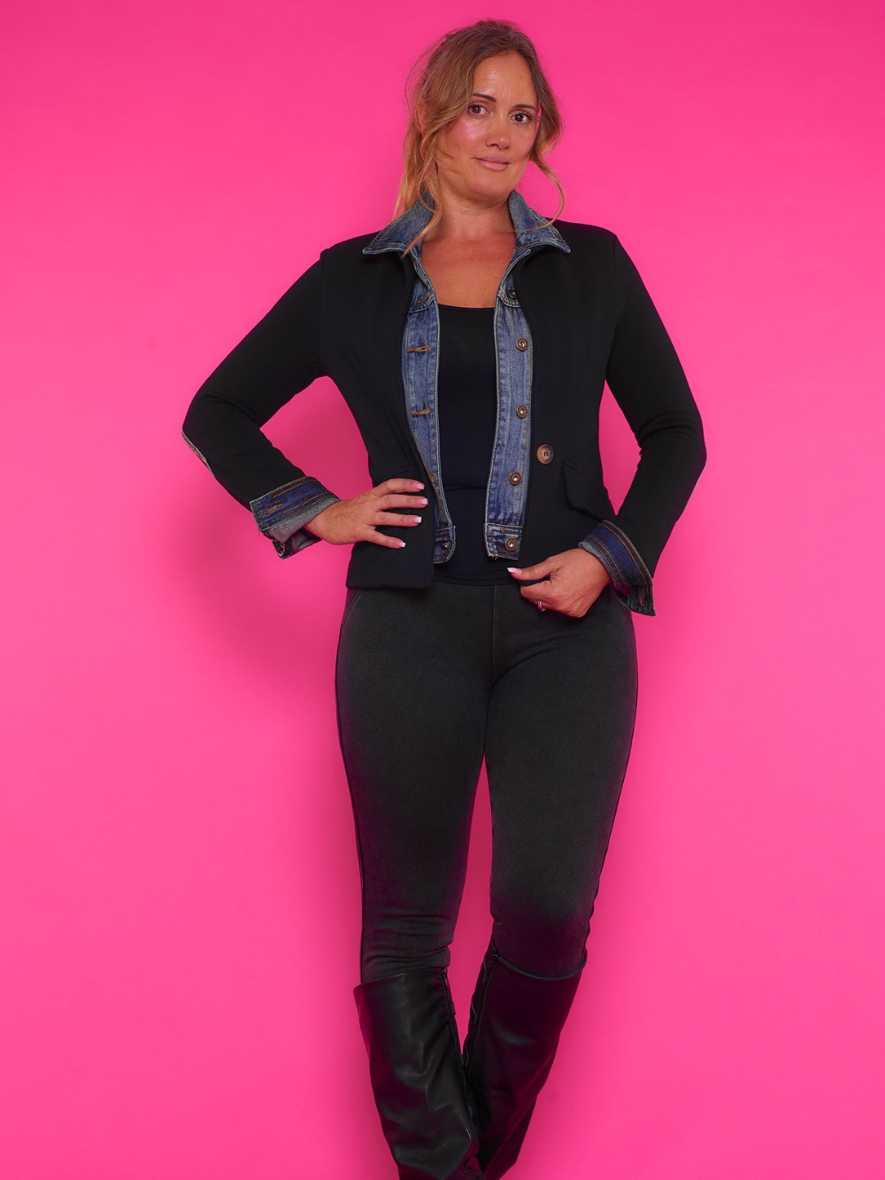 Chaqueta combinada con detalles denim y botones frontales