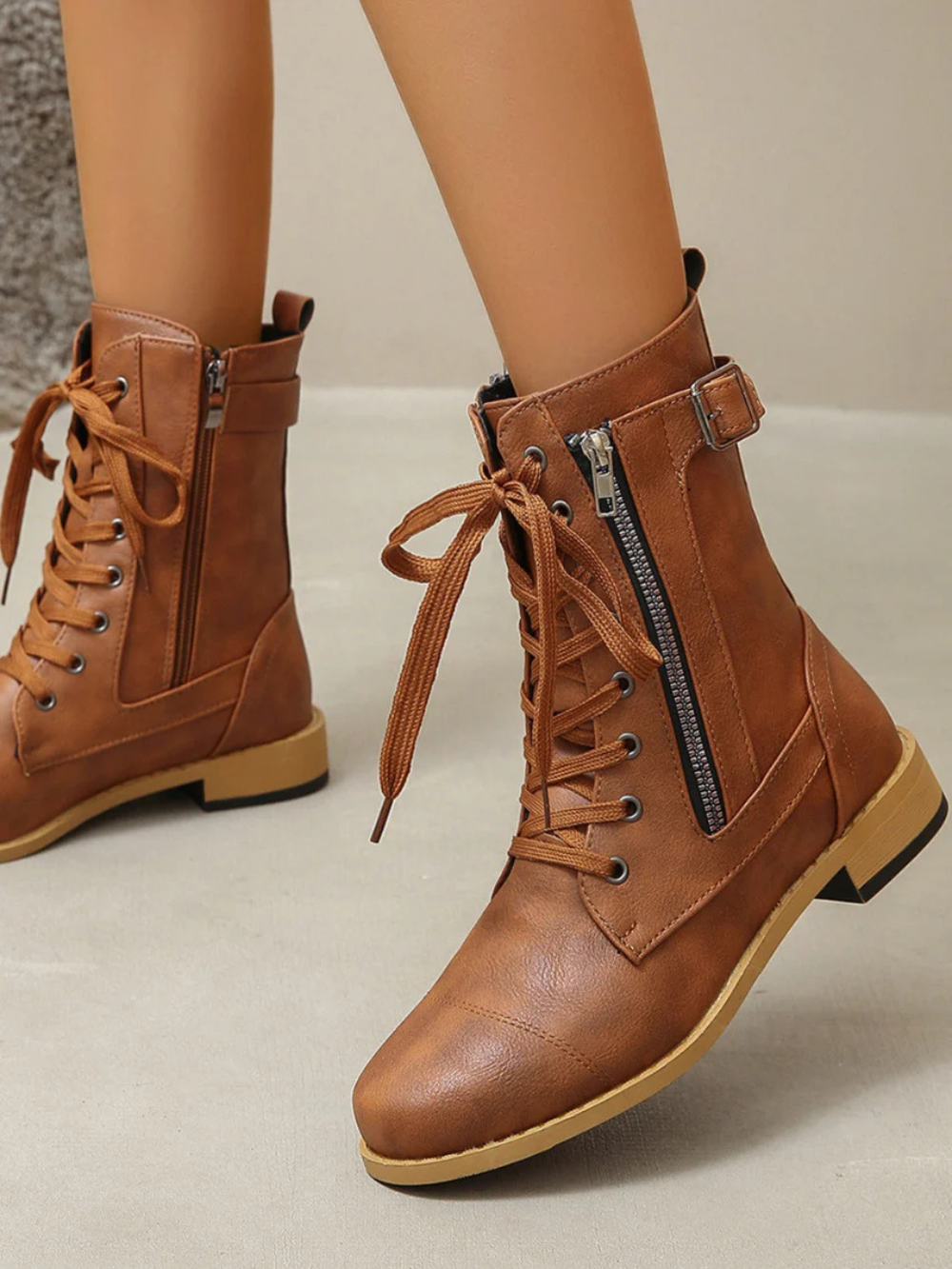 Botas ortopédicas con cordones y cremallera lateral