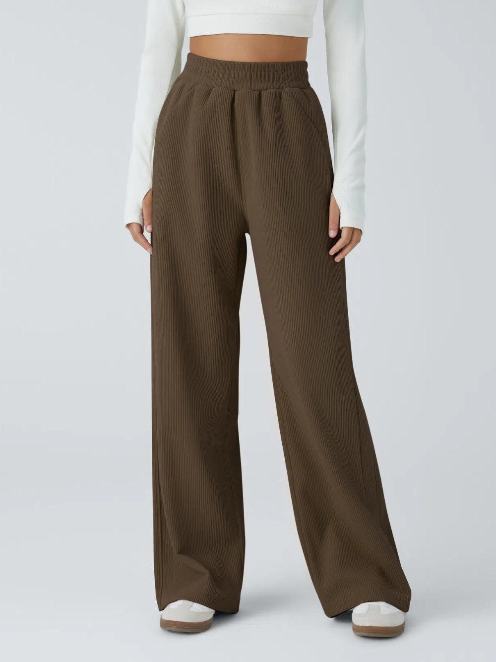 Pantalón recto de pana de tiro alto con bolsillos laterales
