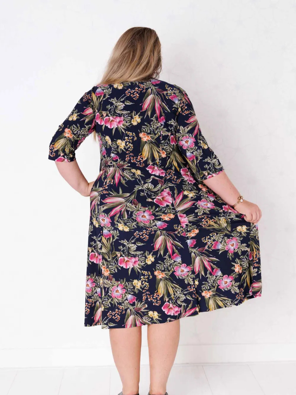 Vestido Floral Bella con Mangas 3/4