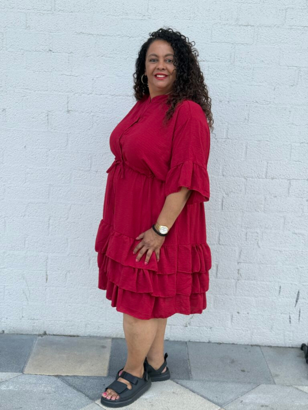 Vestido camisero midi con mangas amplias y falda de volantes