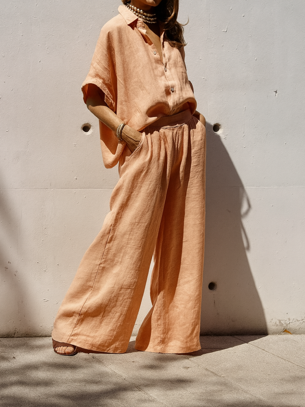 Conjunto de camisa y pantalón holgado en lino