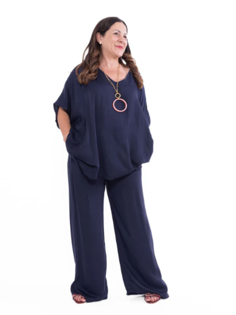 Conjunto oversize de camiseta fluida y pantalón ancho
