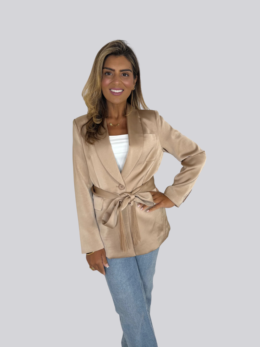 Blazer Satinado Con Cinturón de Borlas