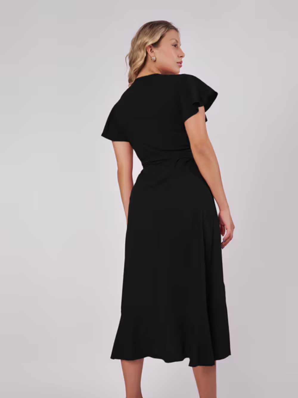 Vestido cruzado midi con escote en V y mangas cortas con volante