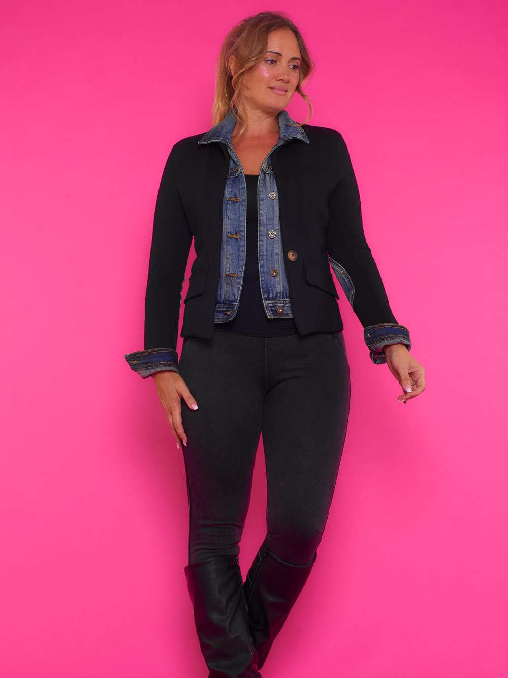 Chaqueta combinada con detalles denim y botones frontales