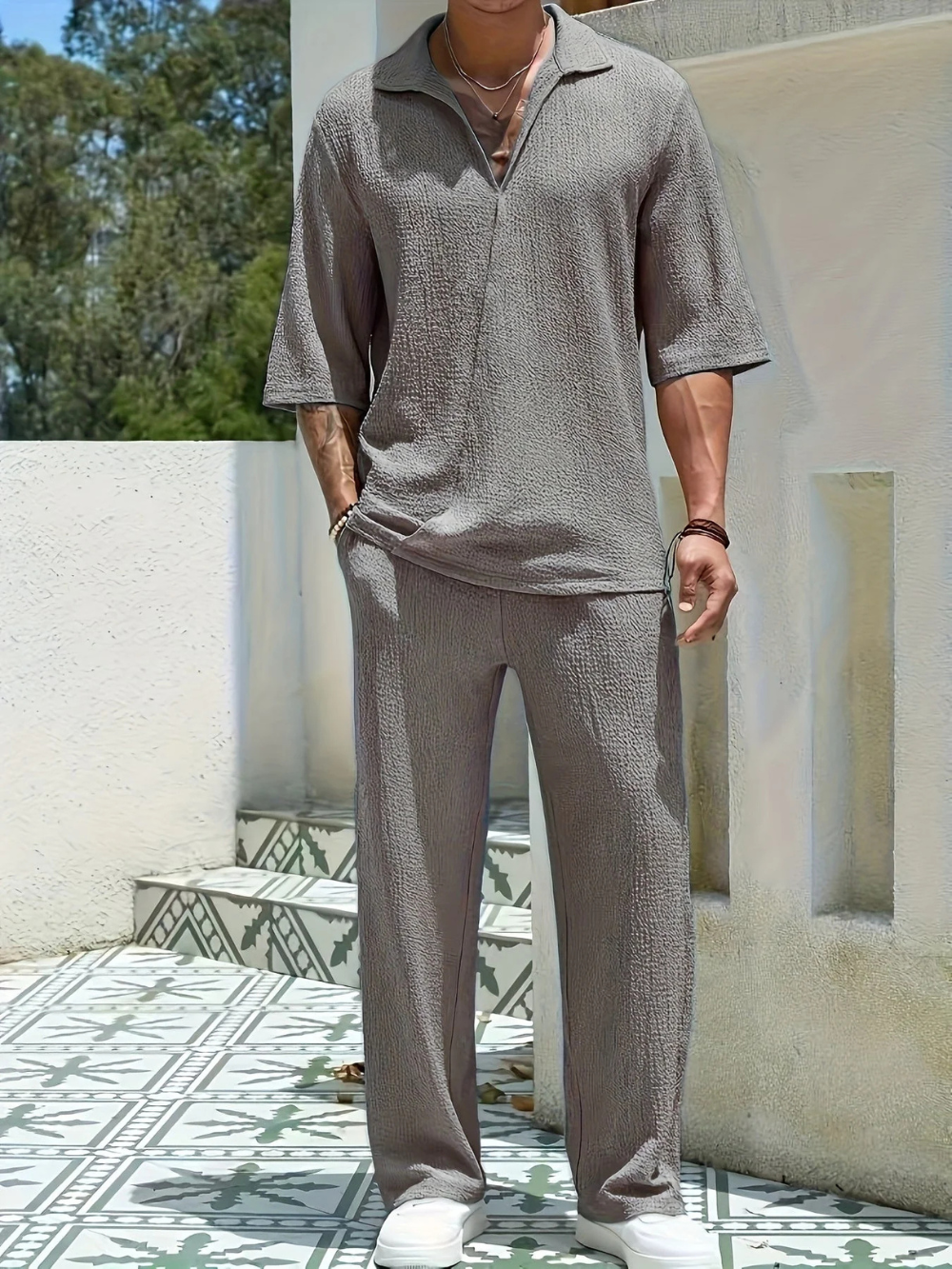 Conjunto camisa de manga corta y pantalón recto