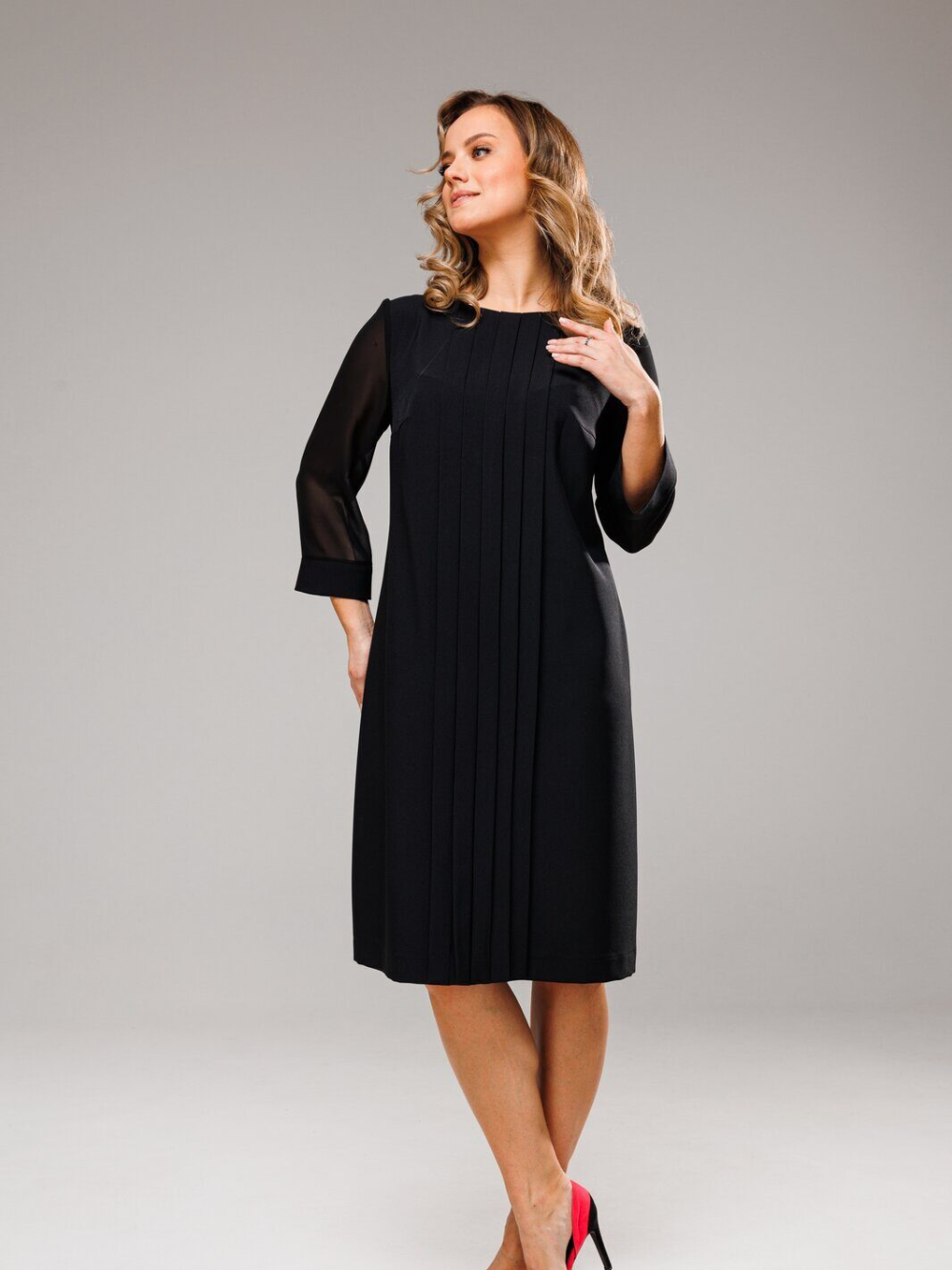 Vestido Recto con Pliegues y Manga 3/4