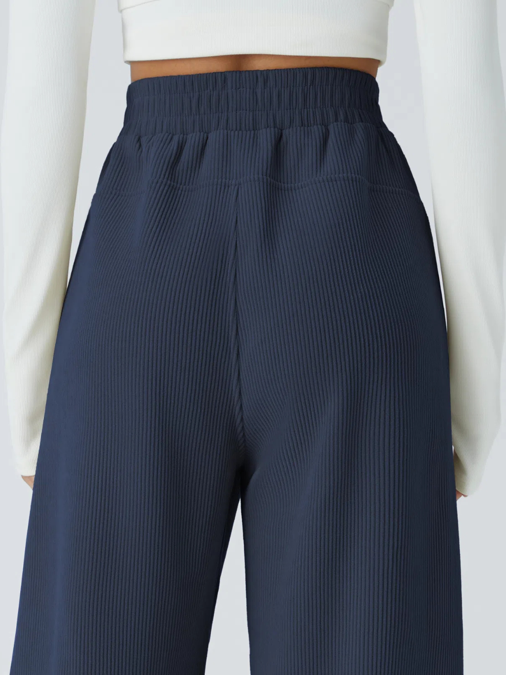 Pantalón recto de pana de tiro alto con bolsillos laterales