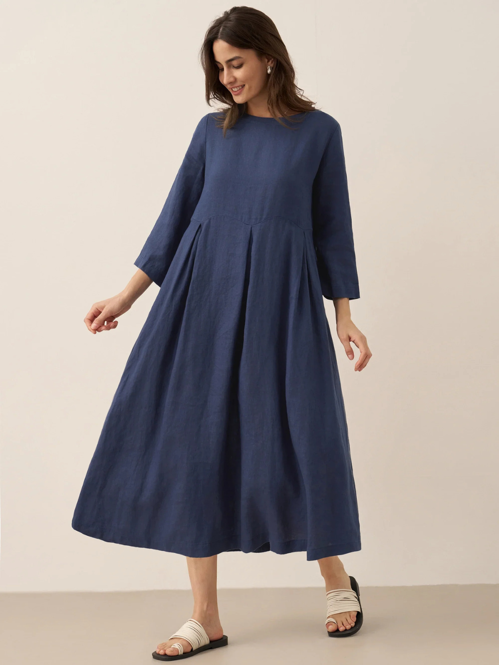 Vestido largo de lino con pliegues