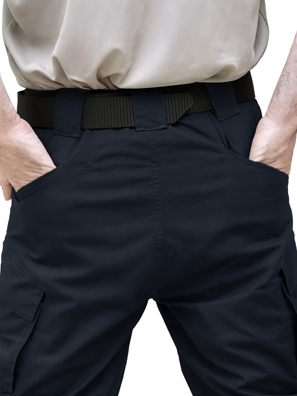 Pantalón impermeable con múltiples bolsillos y cierre con cremallera