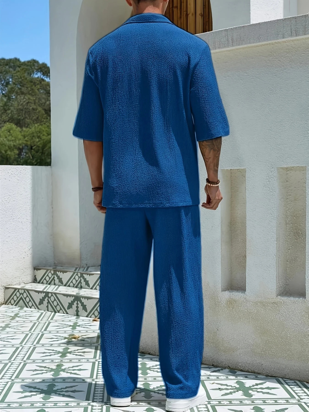 Conjunto camisa de manga corta y pantalón recto