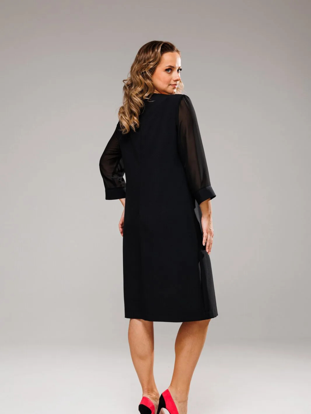 Vestido Recto con Pliegues y Manga 3/4