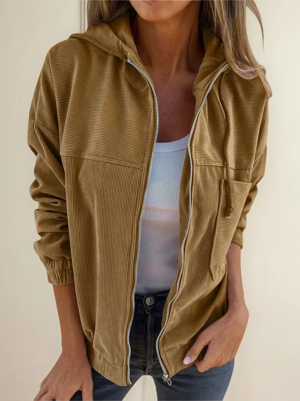 Chaqueta con Capucha de Pana