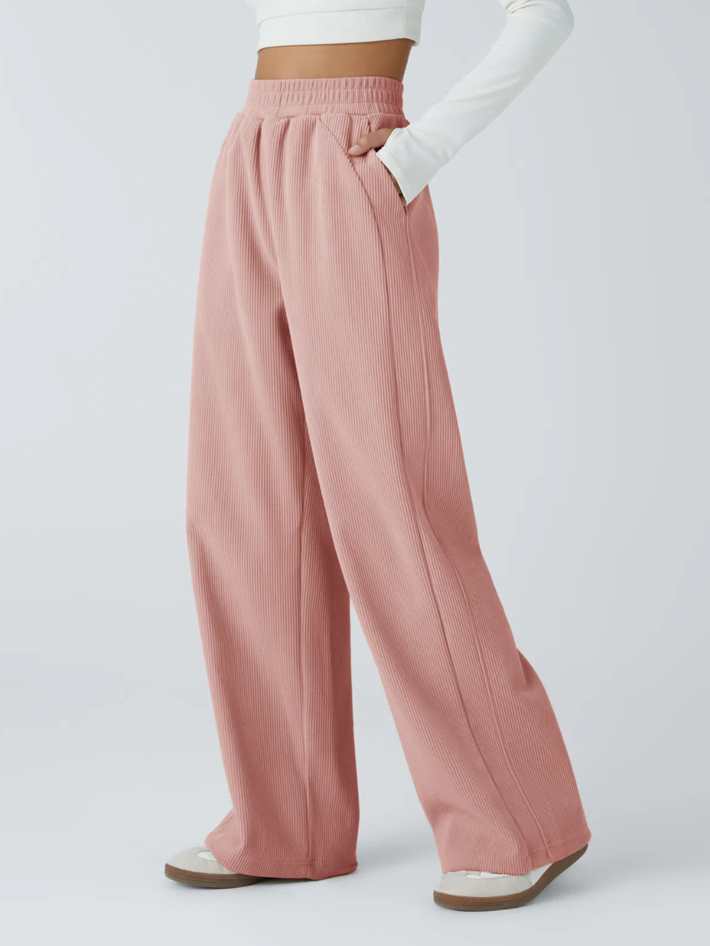 Pantalón recto de pana de tiro alto con bolsillos laterales