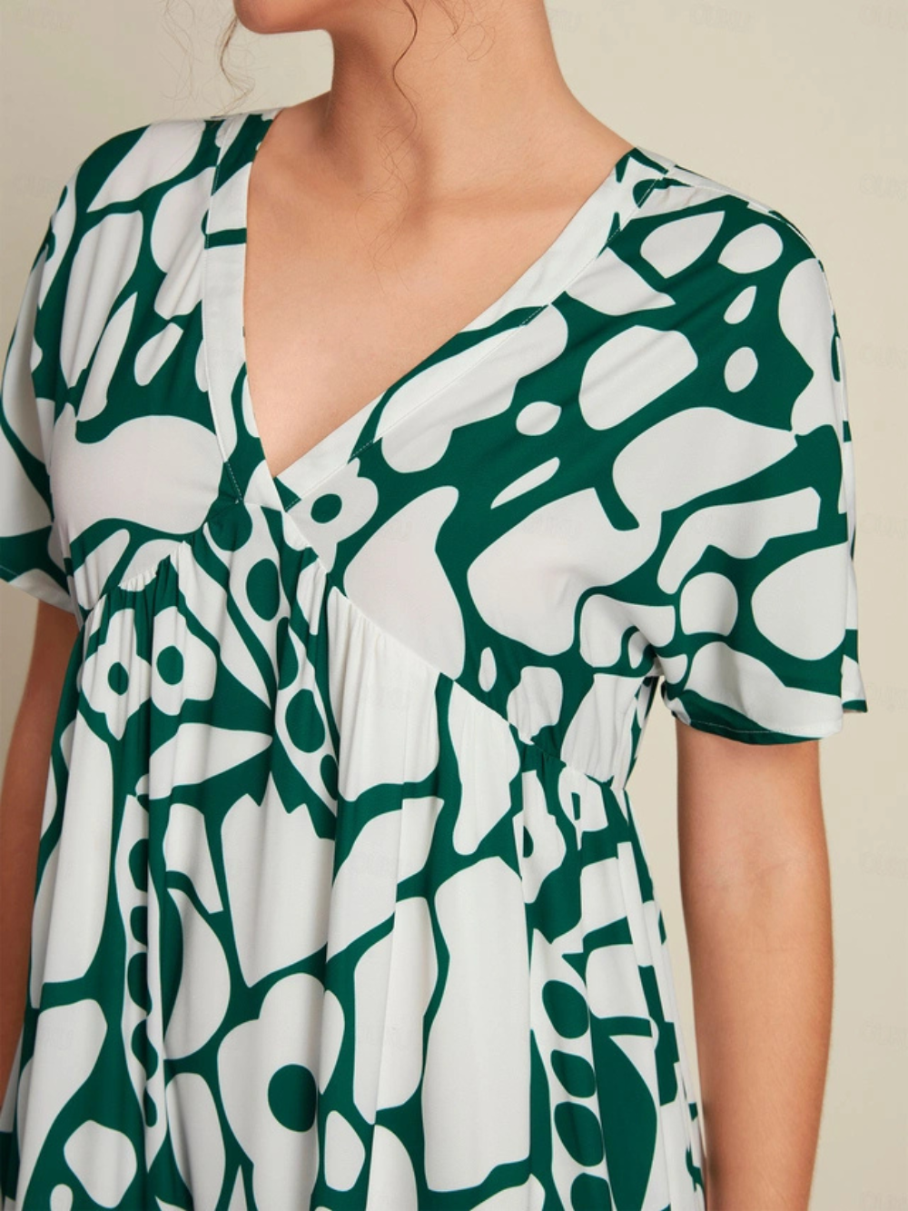 Vestido Nelida con Estampado y escote en V