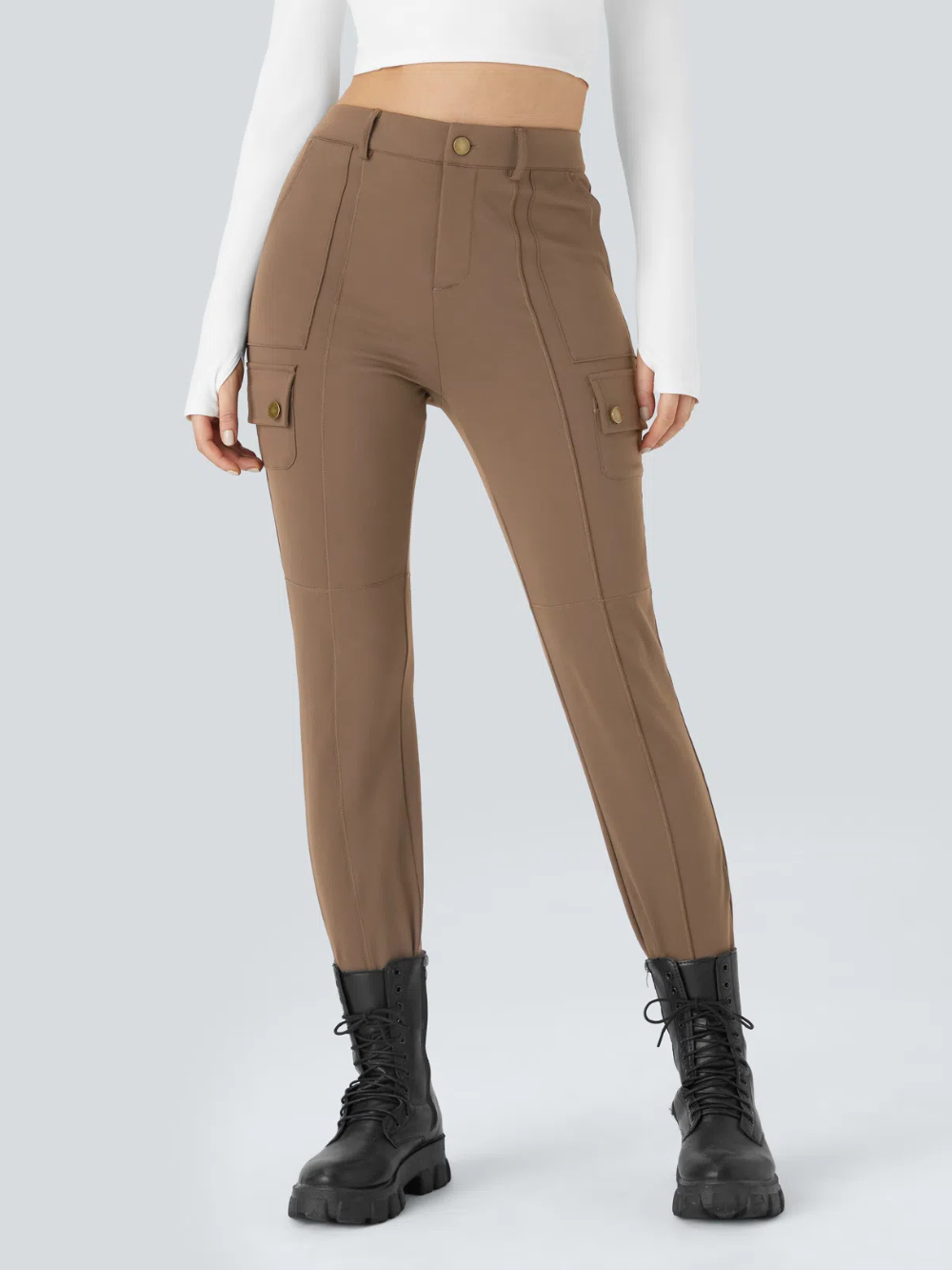 Pantalón cargo ajustado de tiro alto con múltiples bolsillos