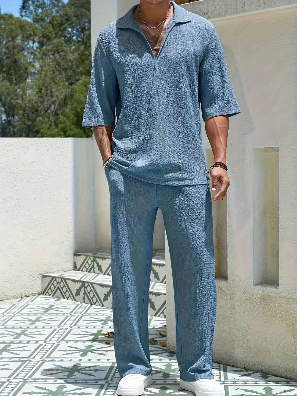 Conjunto camisa de manga corta y pantalón recto